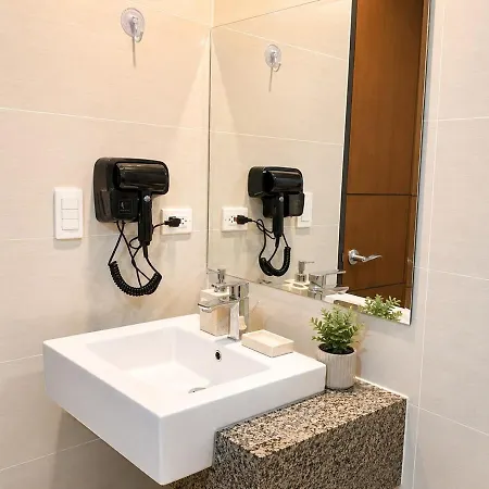 Cozy & Elegant Stay In One Uptown Bgc