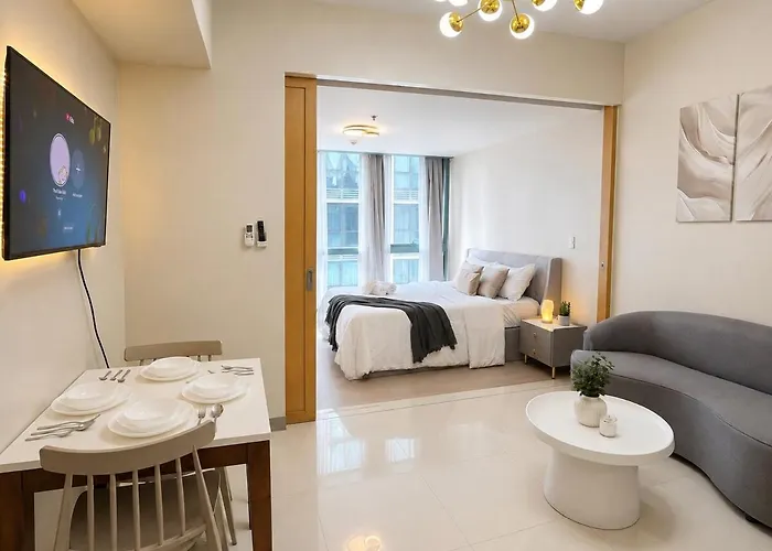 Cozy & Elegant In One Uptown Bgc *