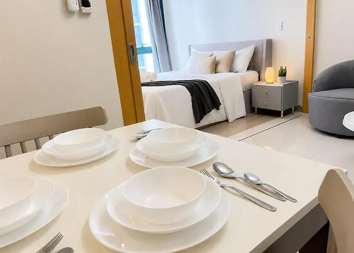 Cozy & Elegant In One Uptown Bgc