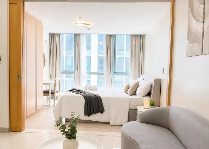 Cozy & Elegant In One Uptown Bgc Manila