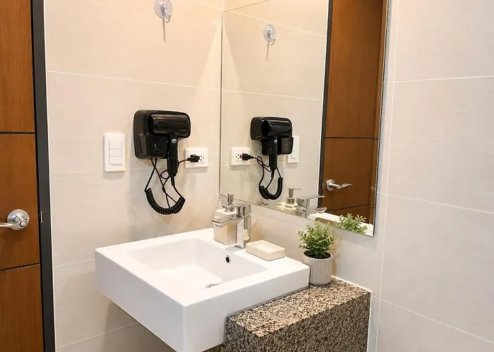 Apartahotel Cozy & Elegant In One Uptown Bgc